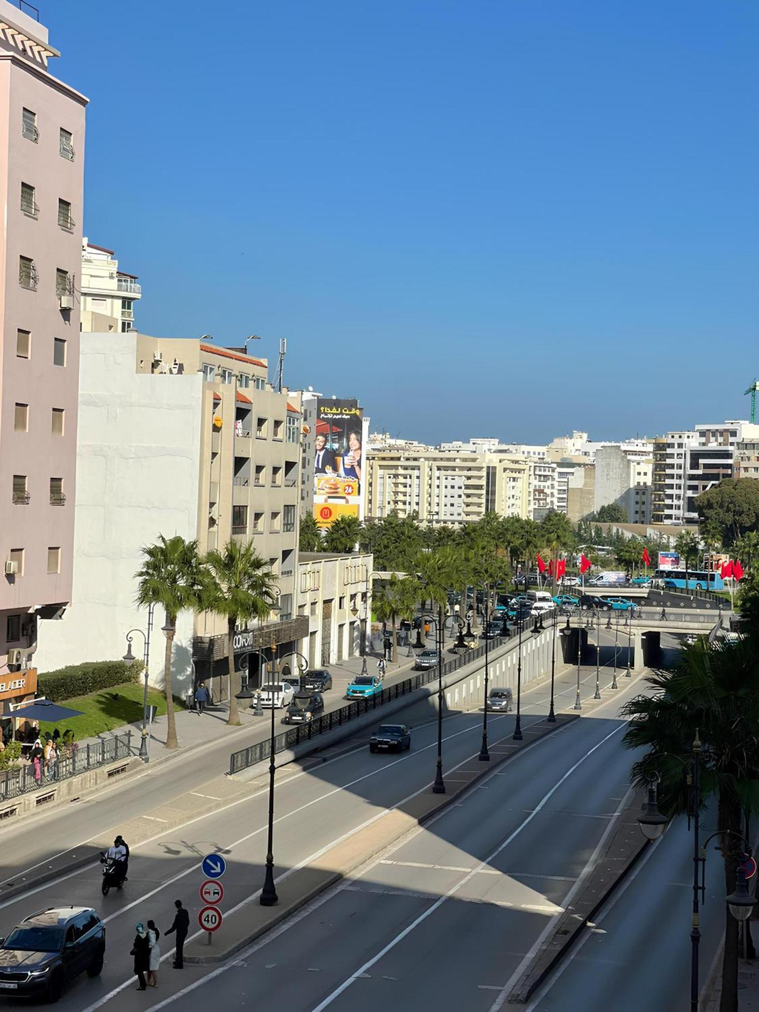 Appartement Acacia 2 Chambres Au Centre Ville Tangier Exterior photo