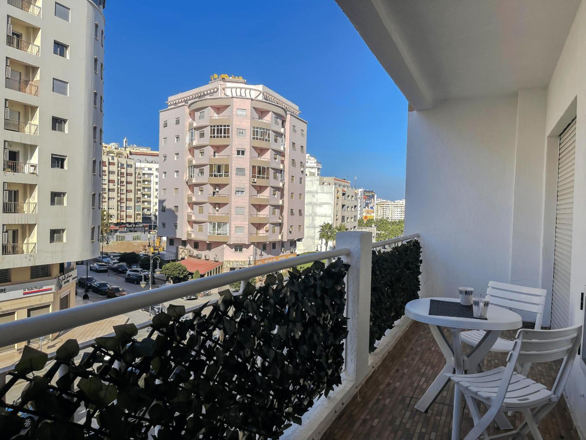 Appartement Acacia 2 Chambres Au Centre Ville Tangier Exterior photo