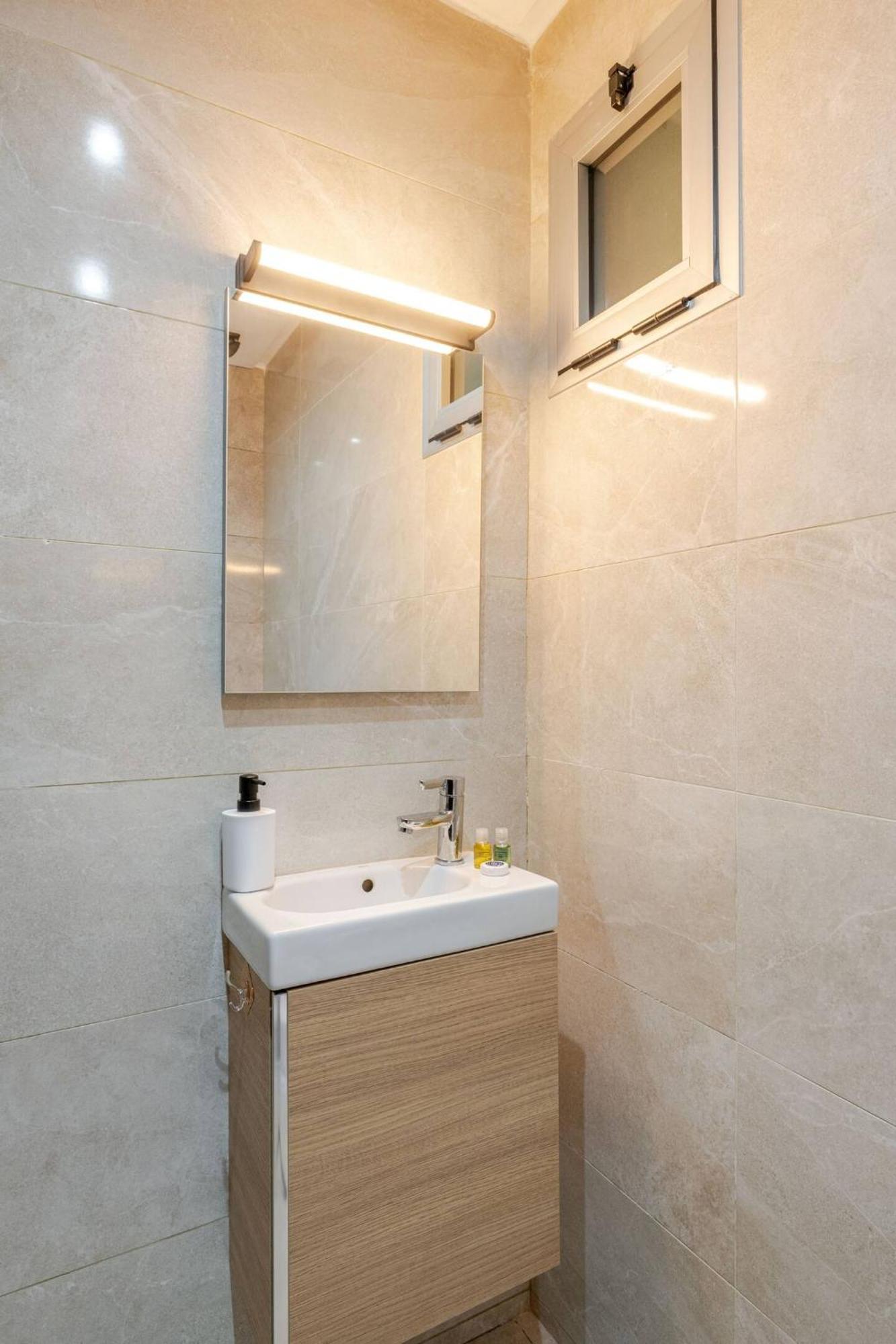 Appartement Acacia 2 Chambres Au Centre Ville Tangier Exterior photo