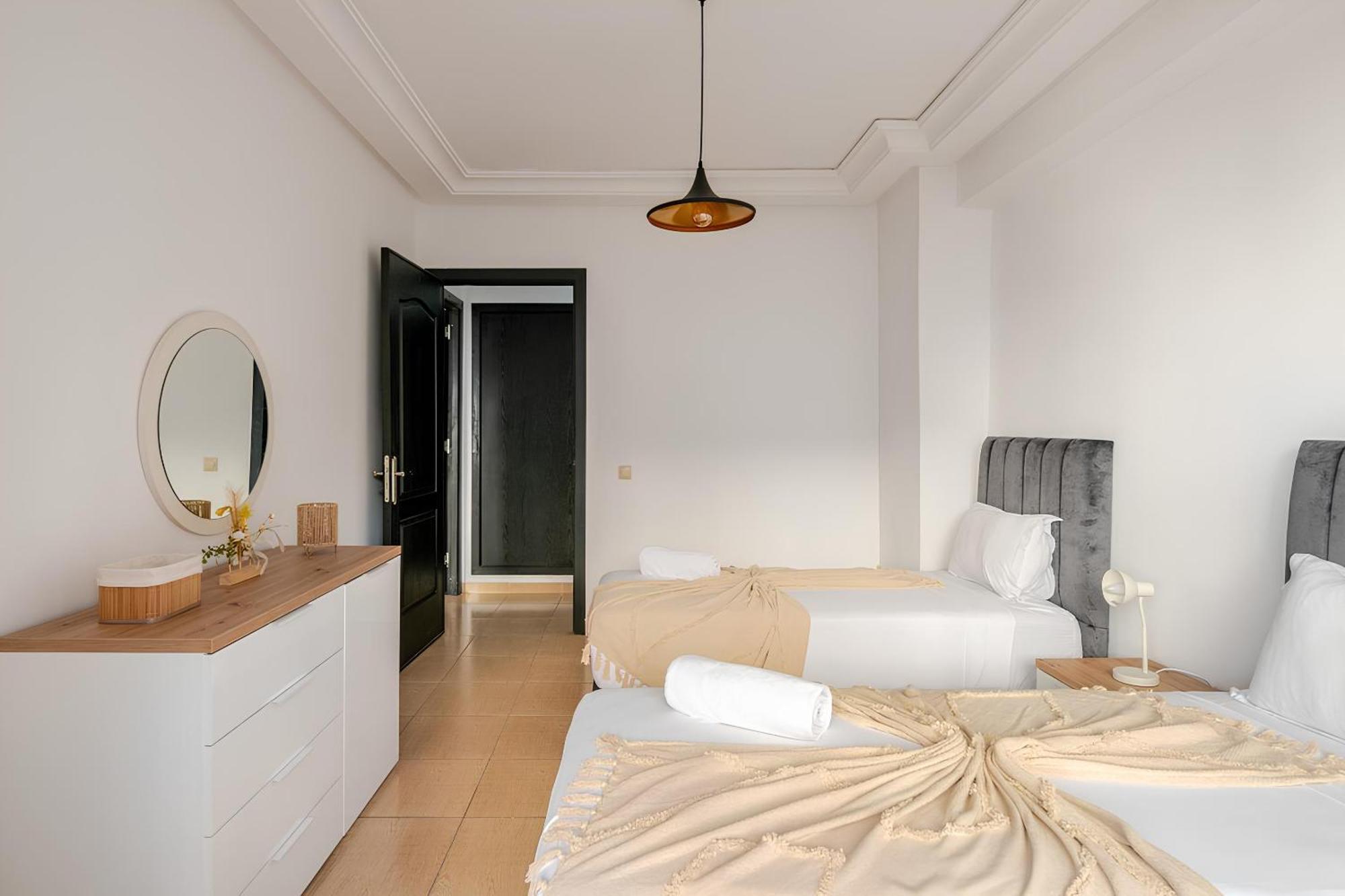 Appartement Acacia 2 Chambres Au Centre Ville Tangier Exterior photo